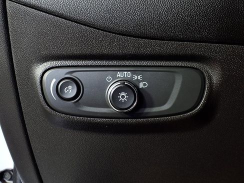 Used 2022 Chevrolet Equinox LT FWD image 24