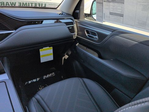 New 2026 INFINITI QX80 Luxe image 19