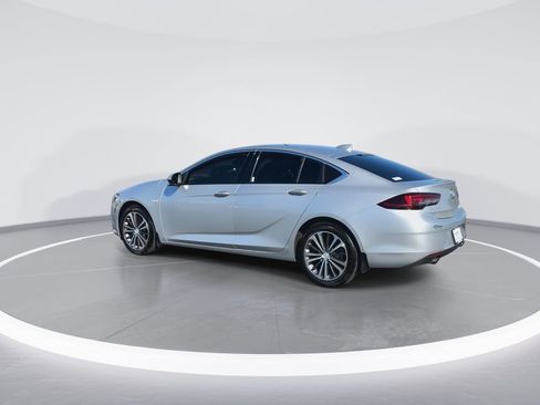 Used 2018 Buick Regal Essence w/ Driver Confidence Package #1 AWD/4WD image 6