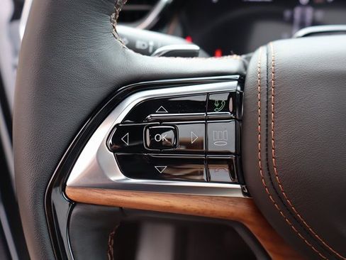 New 2025 Jeep Grand Cherokee Summit image 16