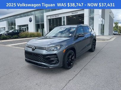 New 2025 Volkswagen Tiguan SE R-Line