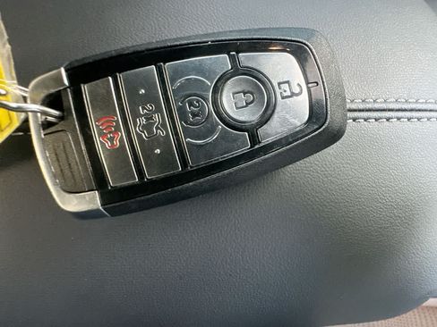 Used 2025 Ford Mustang Premium RWD image 28