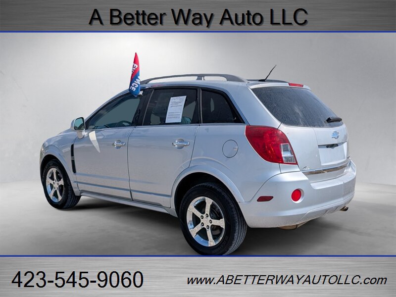 Used 2014 Chevrolet Captiva Sport LT FWD image 3