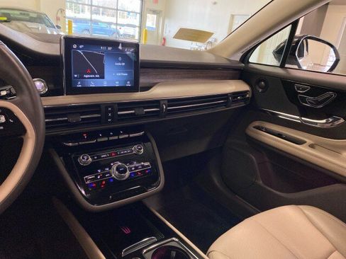 Used 2021 Lincoln Corsair Reserve w/ Equipment Group 201A image 12