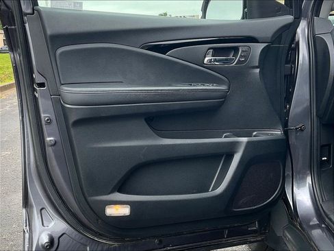Used 2021 Honda Pilot Touring image 30
