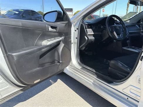 Used 2012 Toyota Camry SE image 10