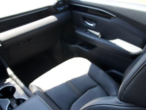 Used 2023 Honda Pilot Touring image 11