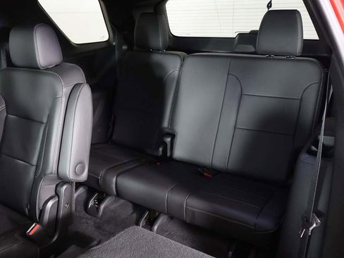 Used 2023 Chevrolet Traverse LT image 35