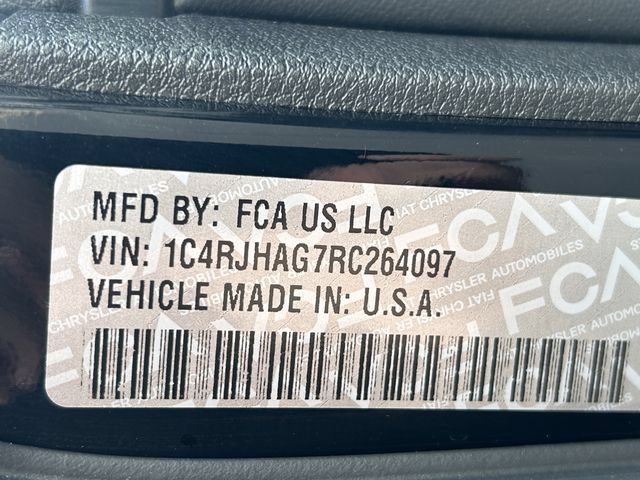 Used 2024 Jeep Grand Cherokee Altitude AWD/4WD image 32