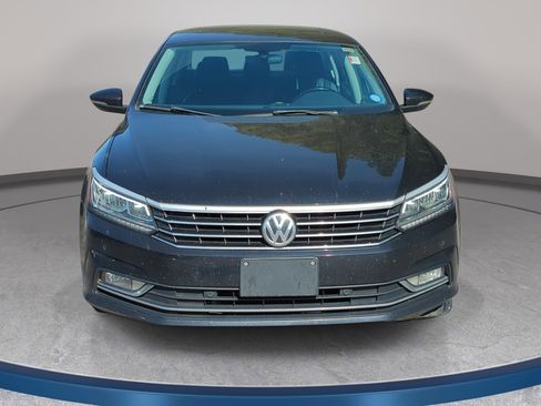 Used 2017 Volkswagen Passat 1.8T SE FWD image 4