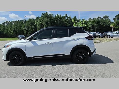 Used 2024 Nissan Kicks SR w/ SR Premium Package FWD image 19