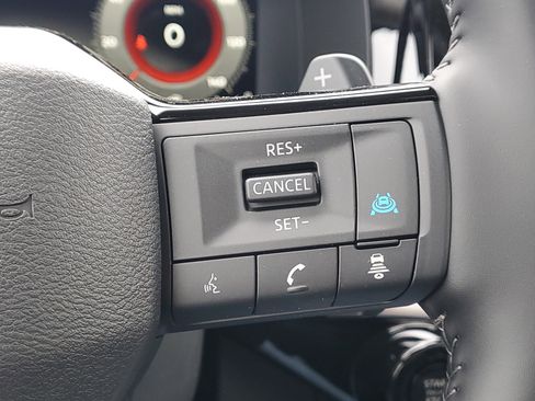 New 2026 Nissan Pathfinder Platinum AWD/4WD image 11