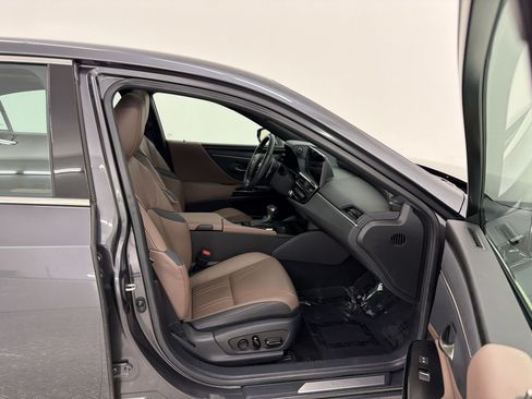 Certified 2025 Lexus ES 350 w/ Technology Package FWD image 29