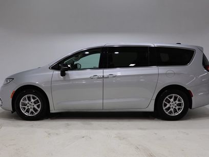 Used 2024 Chrysler Pacifica Touring-L