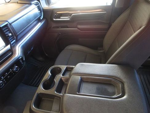 Used 2024 Chevrolet Silverado 2500 LT AWD/4WD image 23