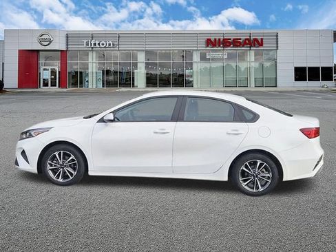 Used 2024 Kia Forte LXS FWD image 7