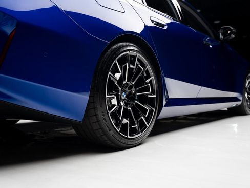 Used 2025 BMW M5 w/ Carbon Package image 81