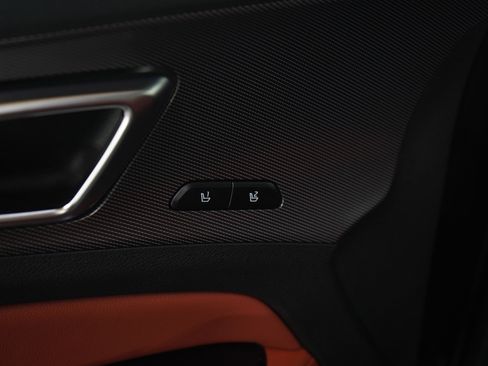 Used 2025 Kia Sportage SX image 24