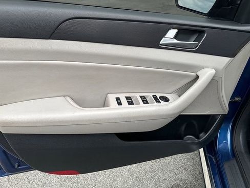 Used 2015 Hyundai Sonata Sport w/ Option Group 03 FWD image 12