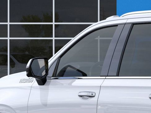 New 2026 Chevrolet Suburban High Country image 13