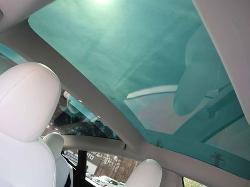 Used 2023 Tesla Model 3 Standard Range image 6