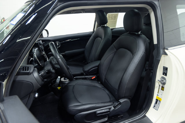 Used 2022 MINI Cooper 2-Door Hardtop FWD image 22