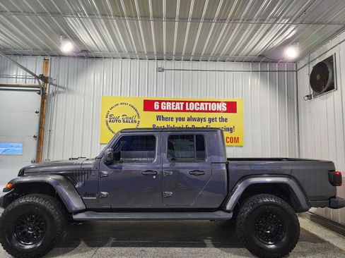 Used 2021 Jeep Gladiator Overland AWD/4WD image 3