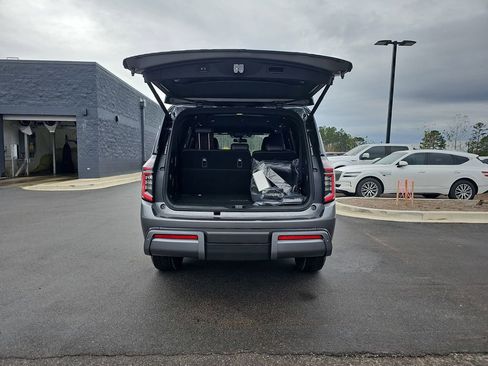 New 2026 Nissan Armada SL w/ Captain's Chari Seat Package image 18