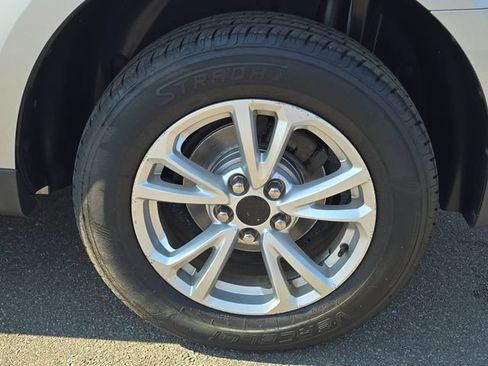 Certified 2016 Chevrolet Equinox LT w/ Convenience Package FWD image 36