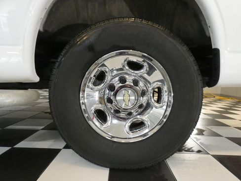 Used 2024 Chevrolet Express 2500 w/ Driver Convenience Package RWD image 7