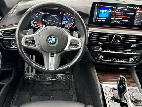 Used 2023 BMW M550i xDrive image 17