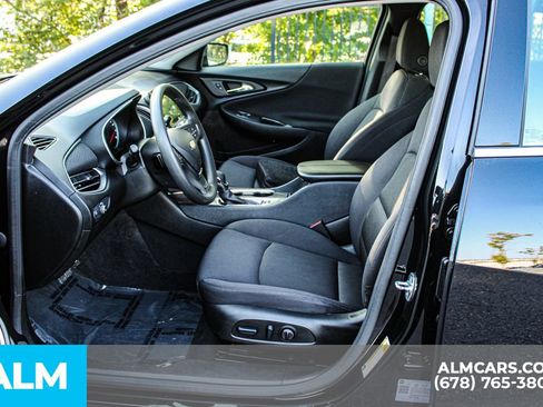 Used 2025 Chevrolet Malibu LT FWD image 12