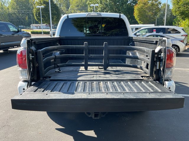 Used 2022 Toyota Tacoma TRD Off-Road w/ Technology Package RWD image 10