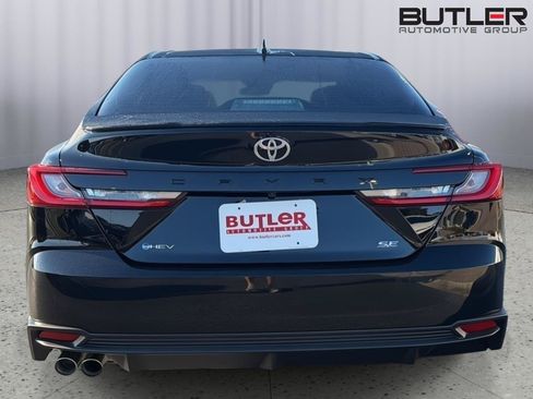 New 2026 Toyota Camry SE FWD image 5