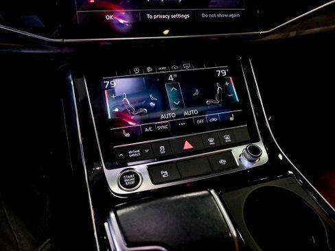 Used 2021 Audi Q7 3.0T Premium image 35