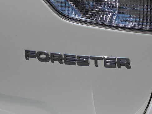 Used 2023 Subaru Forester Premium AWD/4WD image 11