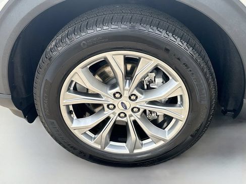 Used 2023 Ford Explorer XLT w/ Equipment Group 202A AWD/4WD image 30