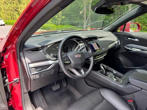 Used 2020 Cadillac XT4 Premium Luxury AWD/4WD image 9