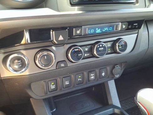Used 2017 Toyota Tacoma TRD Pro AWD/4WD image 24