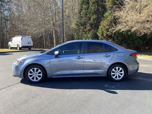 Used 2021 Toyota Corolla LE image 6