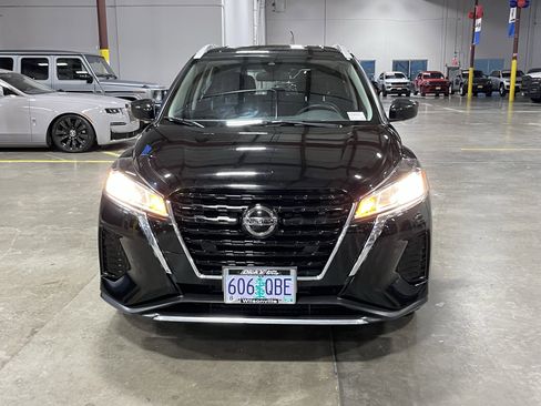 Used 2021 Nissan Kicks SV image 8