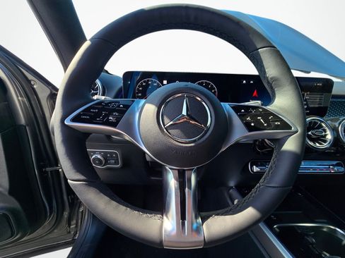 New 2026 Mercedes-Benz GLB 250 4MATIC image 13