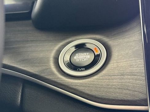 New 2025 Jeep Grand Cherokee L Limited w/ Black Appearance Package image 21