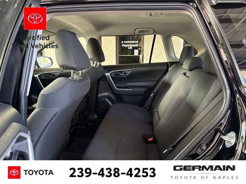 Used 2022 Toyota RAV4 LE AWD/4WD image 12