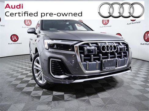 Used 2025 Audi Q7 2.0T Premium w/ Convenience Package image 2