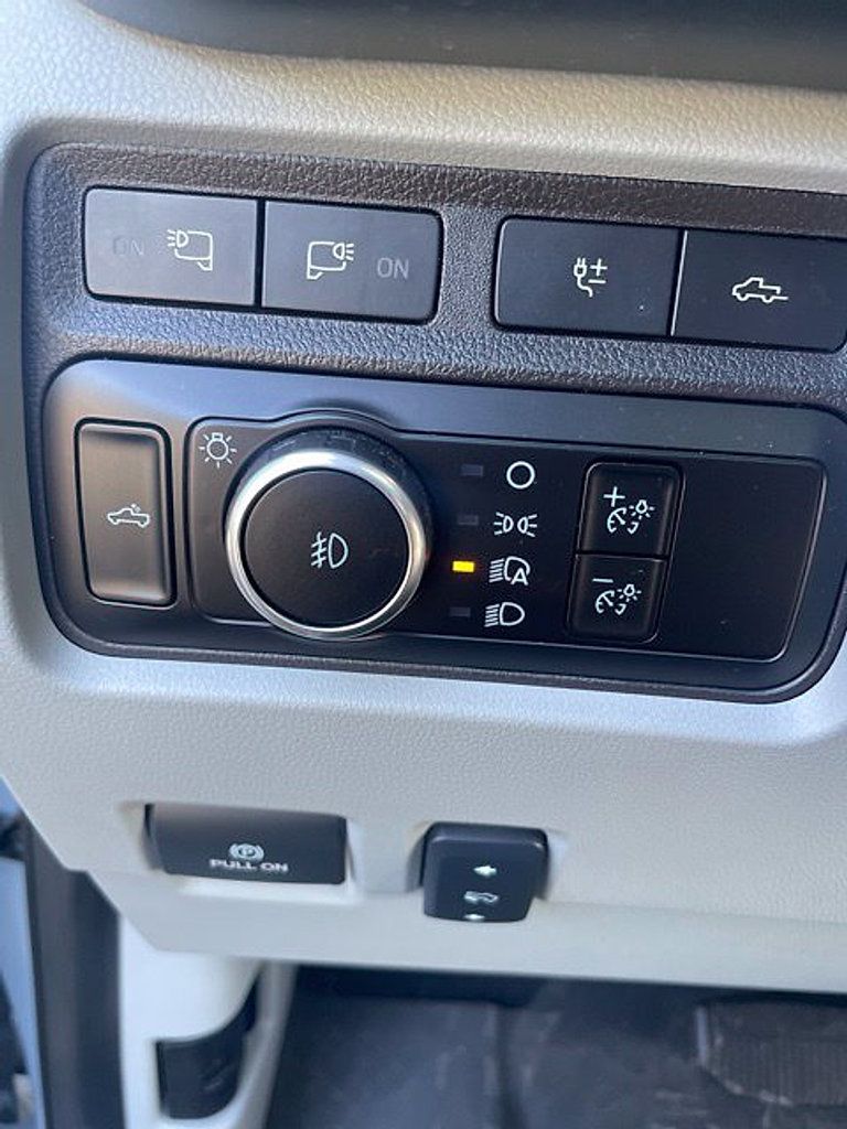 Used 2024 Ford F350 Limited w/ FX4 Off-Road Package AWD/4WD image 7