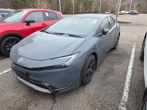 Used 2023 Toyota Prius XLE image 5