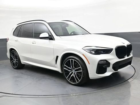 Used 2021 BMW X5 xDrive40i w/ M Sport Package AWD/4WD image 2