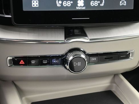 New 2026 Volvo XC60 B5 Ultra w/ Protection Package Premier AWD/4WD image 15
