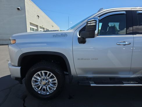 Used 2022 Chevrolet Silverado 3500 High Country w/ Z71 Off-Road Package AWD/4WD image 17